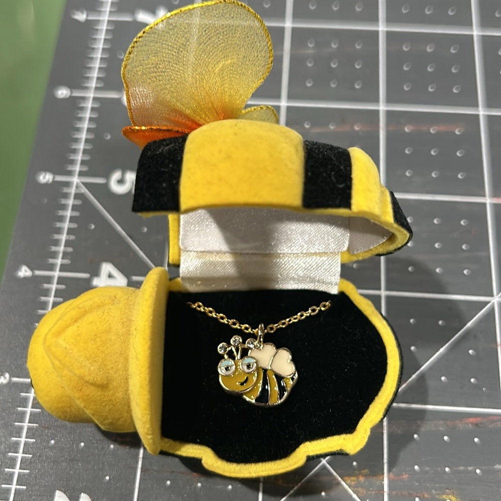 Cute Bumble Bee Necklace with Flocked Bee Gift Box